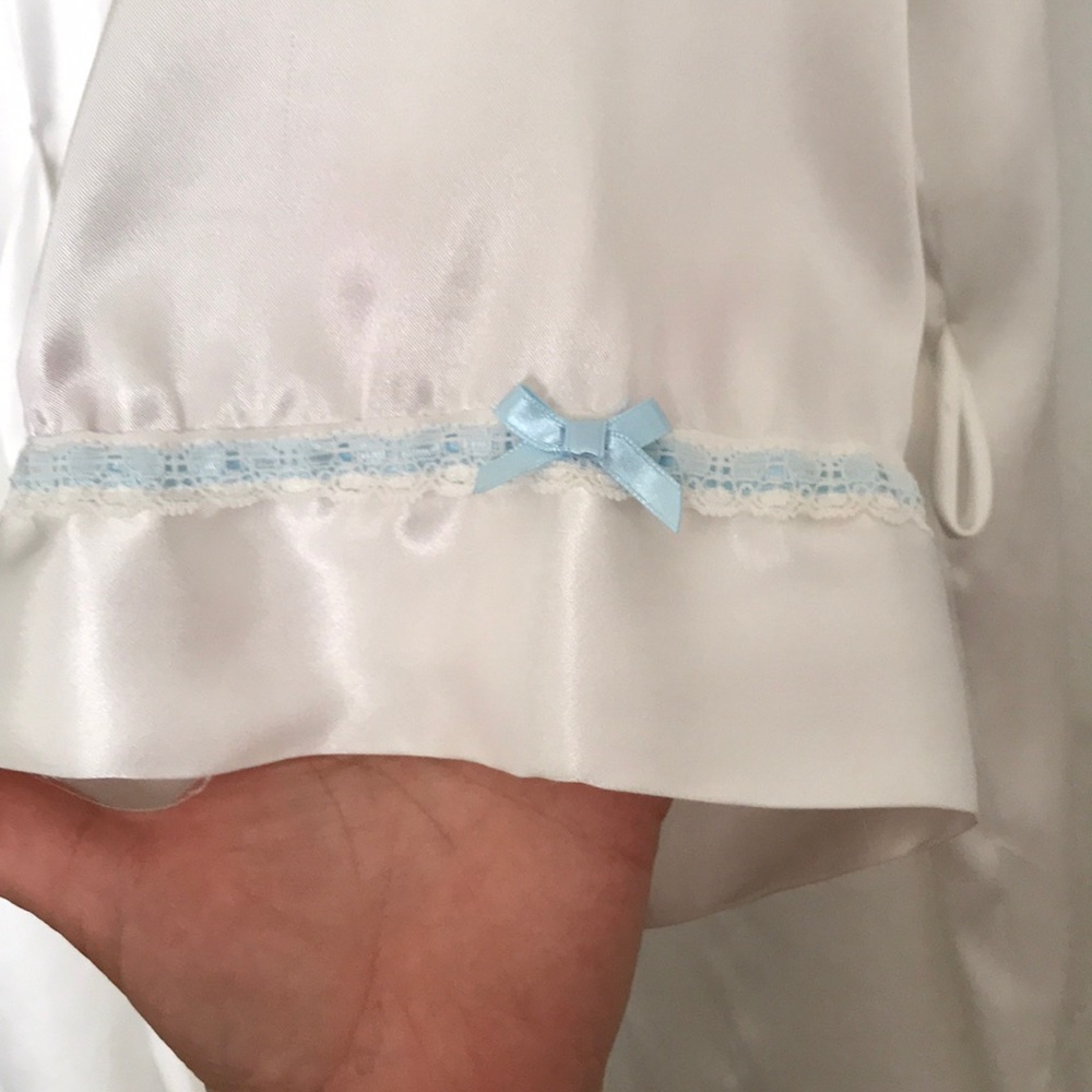 “The Bride” Robe - Picture 2 of 4